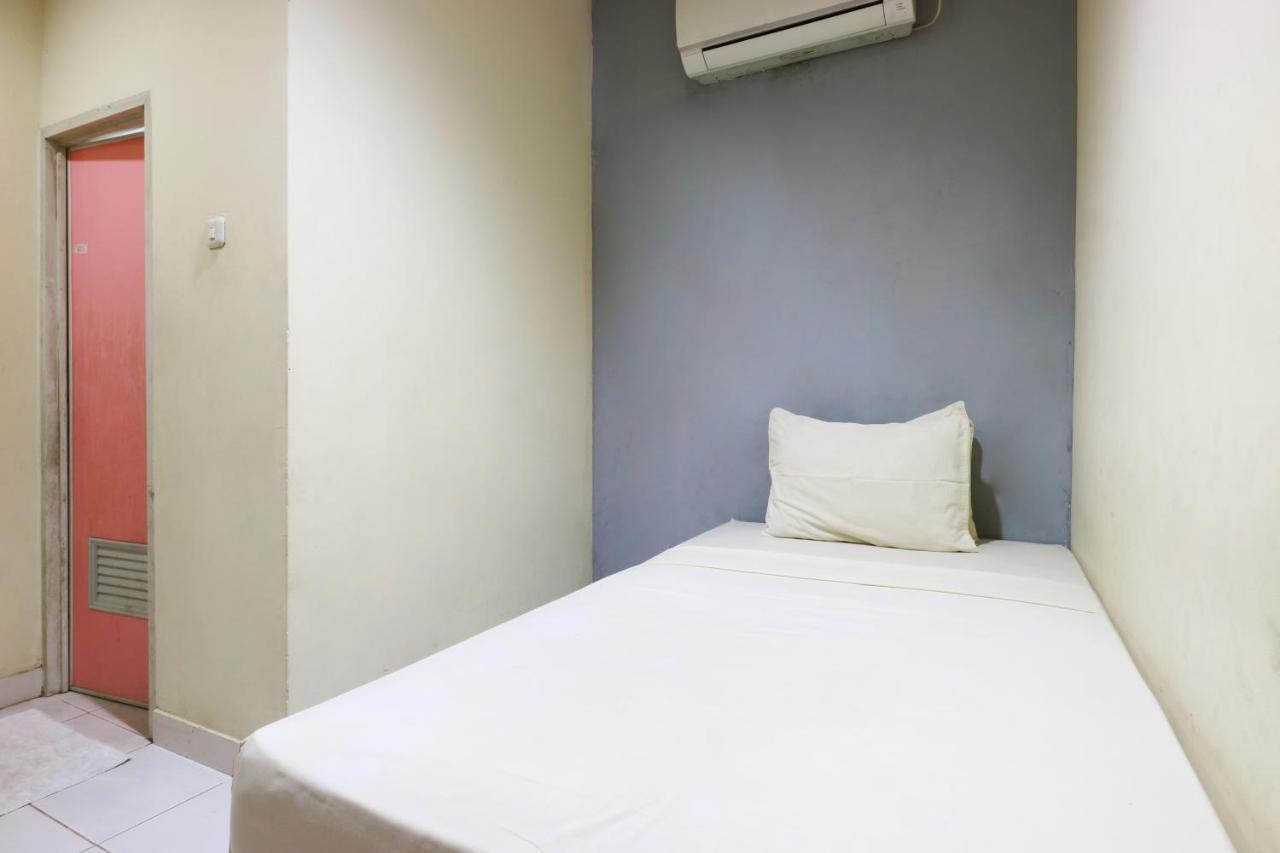 Sabrina Guest House Jacarta Exterior foto